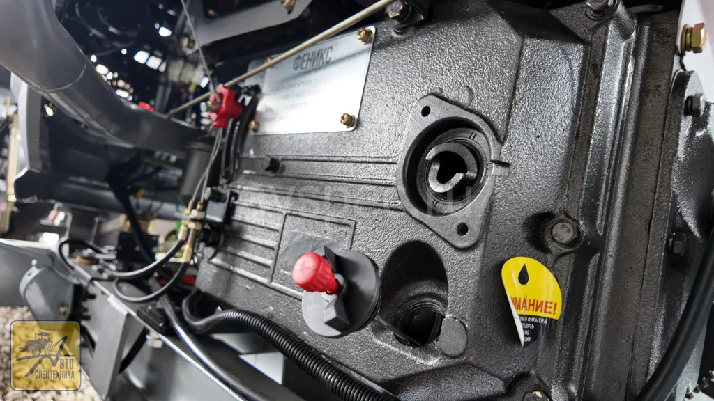 Куда заливать моторное масло 1.jpg Куда заливать моторное масло 1.jpg